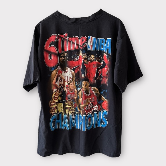 Marino Morwood • Chicago Bulls NBA Graphic Tee Shirt - Picture 4 of 6